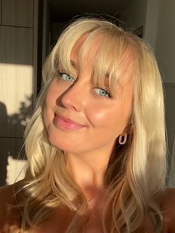 Emma Profile Picture